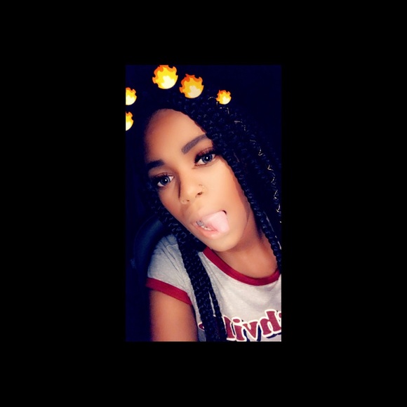 Meet your Posher, Janelle - Picture 1 of 1